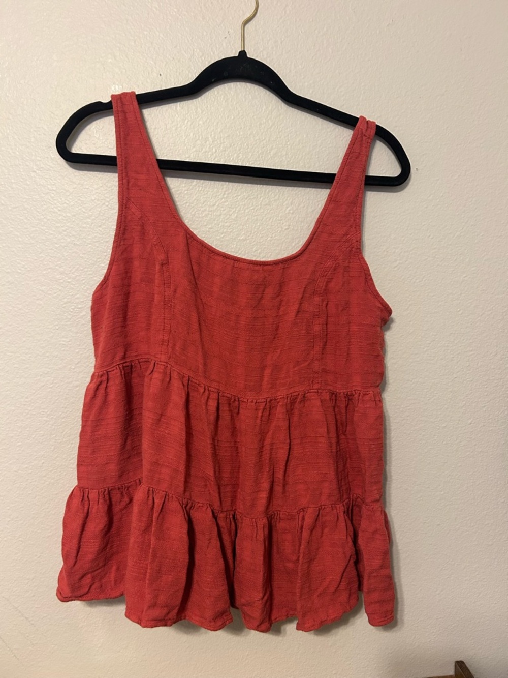 American Eagle Outfitters Red Tiered Scoop Neck Tank Womens size large